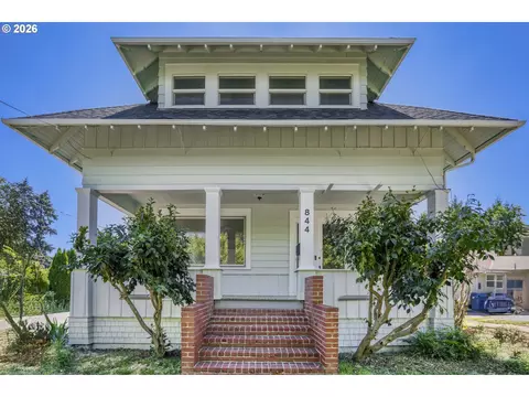 844 Corby St, Woodburn, OR 97071