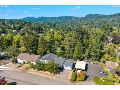 3123 SW Florida Ct, Portland, OR 97219