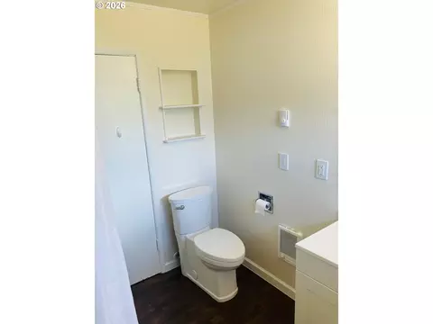 152 W C St, Springfield, OR 97477 photo 33