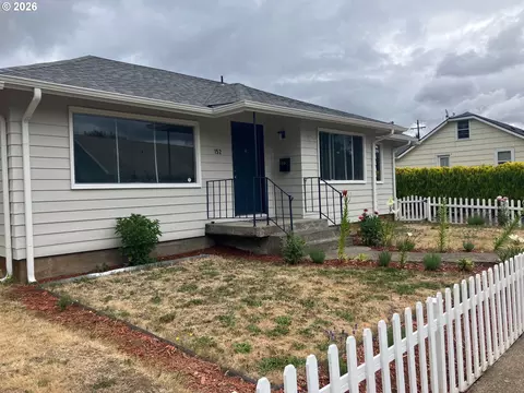152 W C St, Springfield, OR 97477 photo 4