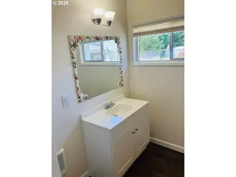 152 W C St, Springfield, OR 97477 photo 36