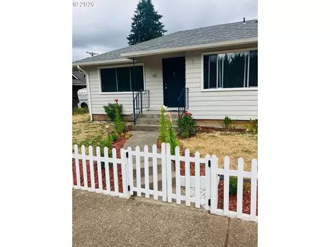 152 W C St, Springfield, OR 97477 photo 3