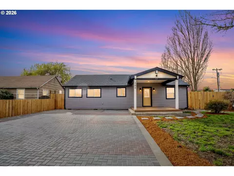 705 SW Dennis Ave, Hillsboro, OR 97123
