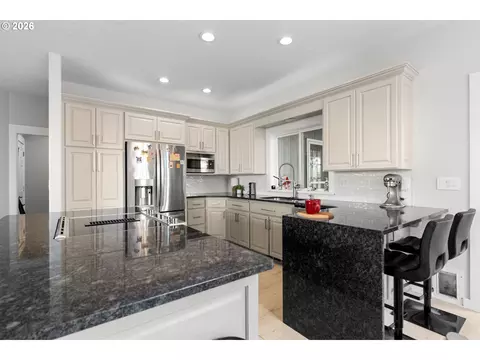 Kitchen - 1710 SW 3rd St, Pendleton, OR 97801 photo 2 of 5