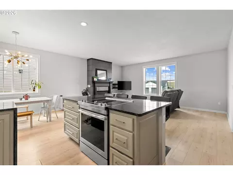 Kitchen - 1710 SW 3rd St, Pendleton, OR 97801 photo 5 of 5