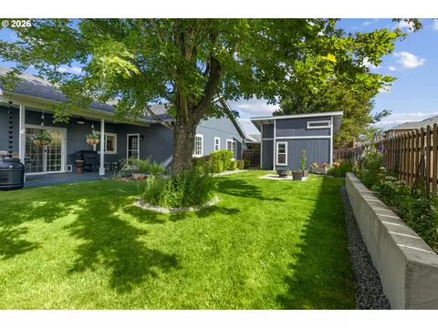 Exterior - 1710 SW 3rd St, Pendleton, OR 97801 photo 5 of 12