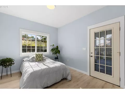 Bedroom - 1710 SW 3rd St, Pendleton, OR 97801 photo 4 of 6
