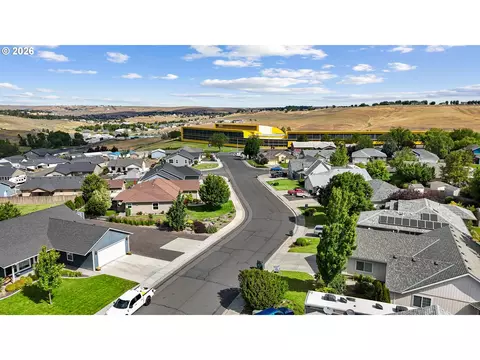 View/Area - 1710 SW 3rd St, Pendleton, OR 97801 photo 2 of 2