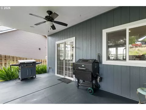 Exterior - 1710 SW 3rd St, Pendleton, OR 97801 photo 3 of 12
