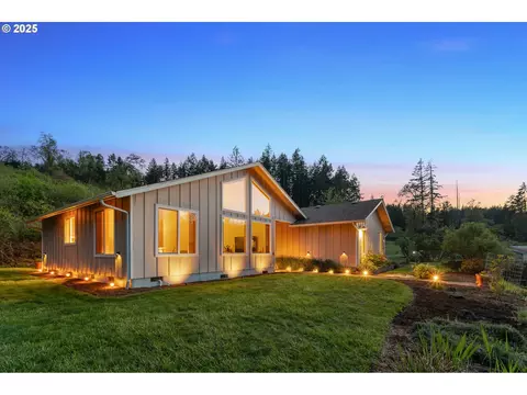 29770 Kloutz Rd, Eugene, OR 97405