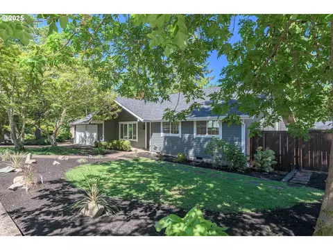 3727 Wilshire Ln, Eugene, OR 97405