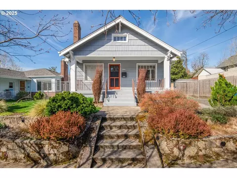 2423 SE Woodward St, Portland, OR 97202