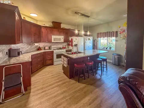 Kitchen - 545 E 4th Ave, Riddle, OR 97469 photo 1 of 2