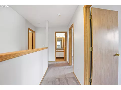 Entry Way - 231 SElliott Ave, Gresham, OR 97080 photo 1 of 1