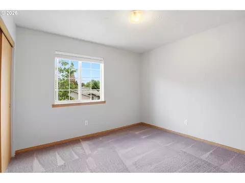 Bedroom - 231 SElliott Ave, Gresham, OR 97080 photo 2 of 7