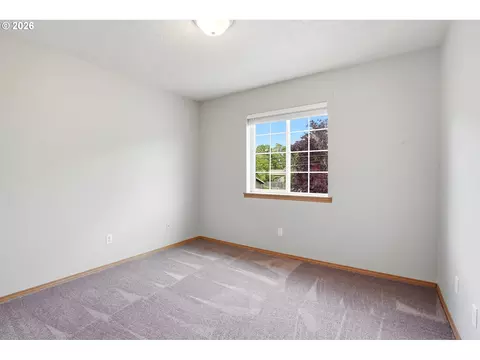 Bedroom - 231 SElliott Ave, Gresham, OR 97080 photo 4 of 7