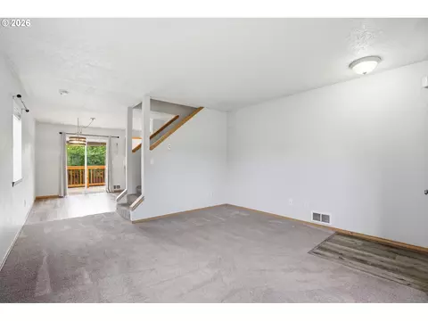 Living - 231 SElliott Ave, Gresham, OR 97080 photo 1 of 4