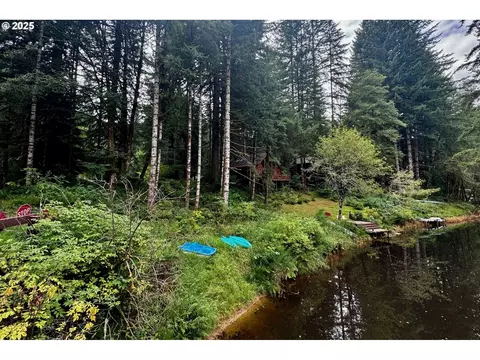 9965 Beach Dr, Birkenfeld, OR 97016