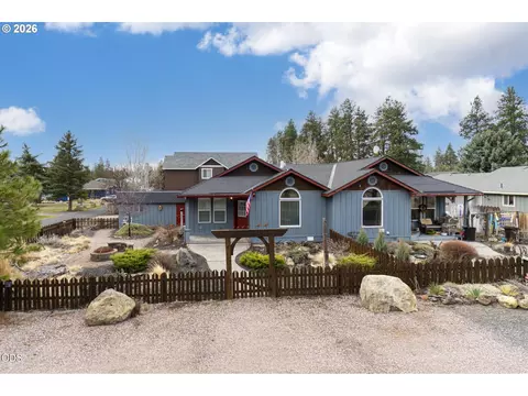 747 E Black Butte Ave, Sisters, OR 97759
