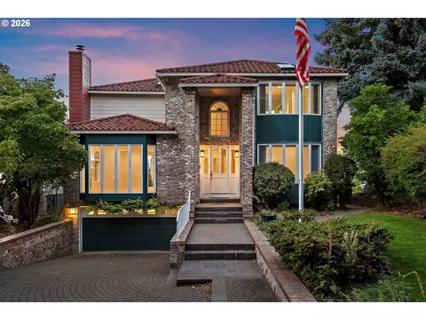 9101 NE Cliff St, Portland, OR 97220