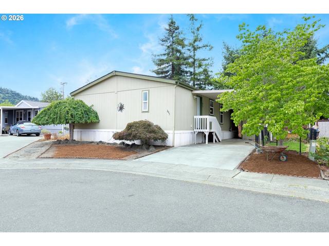 205 Twin Oaks Loop, Winston, OR 97496