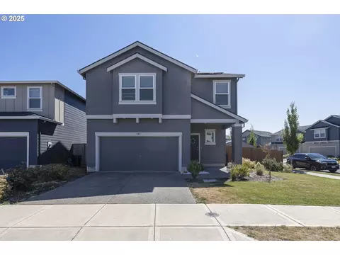 402 Himalaya St NE, Salem, OR 97301