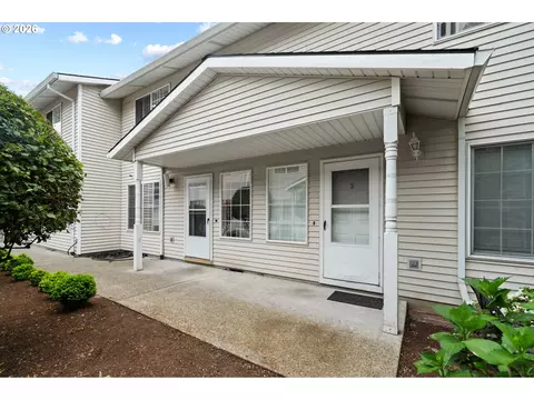 18230 SE Pine St, Portland, OR 97233