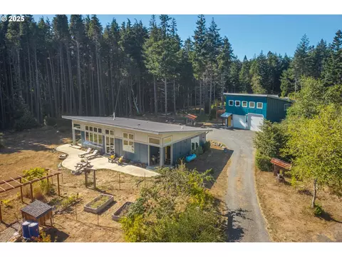 41860 Green Dolphin Way, Port Orford, OR 97465