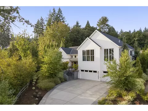 12695 SE Deremer Ln, Happy Valley, OR 97086