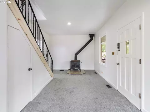 Living - 5535 SE 302nd Ave, Gresham, OR 97080 photo 1 of 3