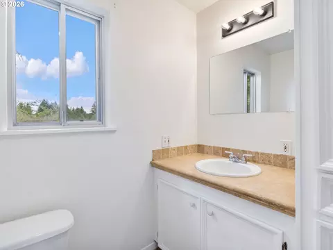 Bath - 5535 SE 302nd Ave, Gresham, OR 97080 photo 3 of 4