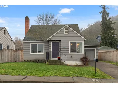 1620 E 13th Pl, The Dalles, OR 97058