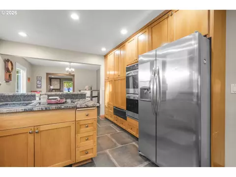 Kitchen - 27424 SEagle Creek Rd, Estacada, OR 97023 photo 3 of 3