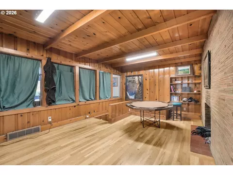 Living - 27424 SEagle Creek Rd, Estacada, OR 97023 photo 5 of 7