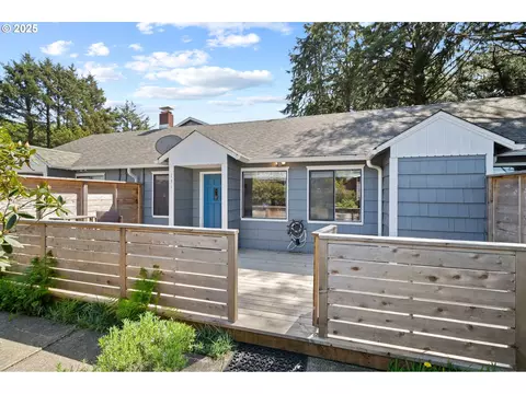 131 Brallier Rd #3, Cannon Beach, OR 97110