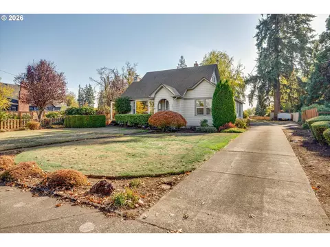 Exterior - 301 SW 3rd Ave, Canby, OR 97013 photo 3 of 12