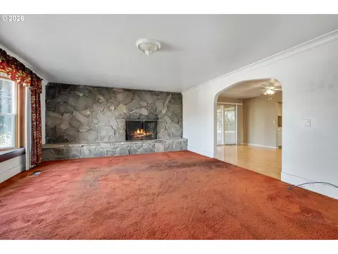 Living - 301 SW 3rd Ave, Canby, OR 97013 photo 2 of 5