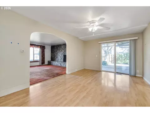 Living - 301 SW 3rd Ave, Canby, OR 97013 photo 5 of 5
