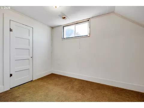 Bedroom - 301 SW 3rd Ave, Canby, OR 97013 photo 9 of 10