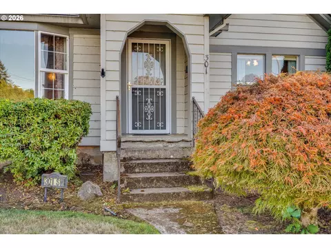 Exterior - 301 SW 3rd Ave, Canby, OR 97013 photo 2 of 12