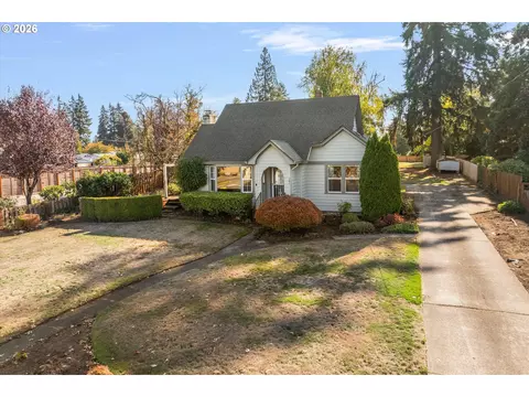 Exterior - 301 SW 3rd Ave, Canby, OR 97013 photo 10 of 12