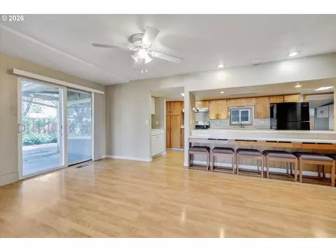 Living - 301 SW 3rd Ave, Canby, OR 97013 photo 4 of 5