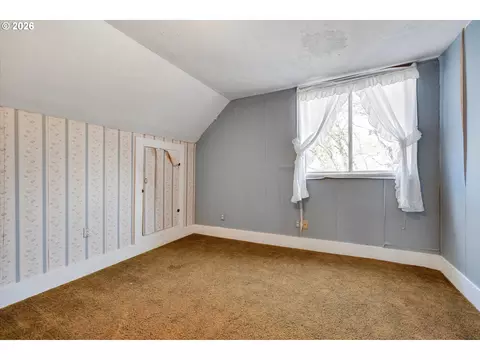 Bedroom - 301 SW 3rd Ave, Canby, OR 97013 photo 10 of 10