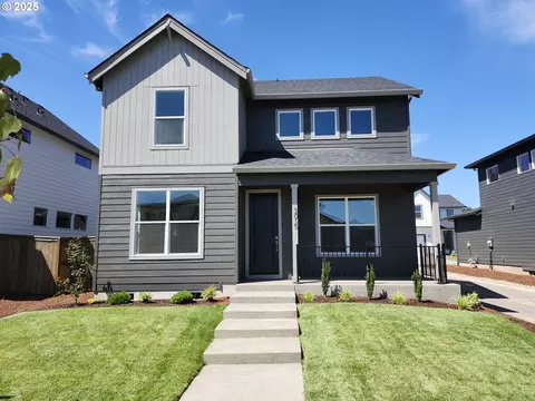3015 Olympic St #29, Woodburn, OR 97071