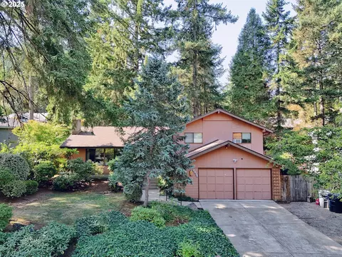 2616 W Windsor Cir, Eugene, OR 97405