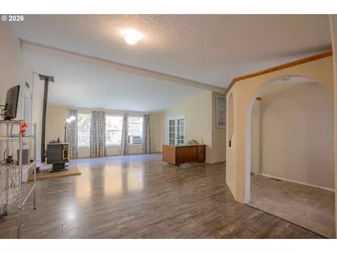 1371 Harlan Rd, Eddyville, OR 97343