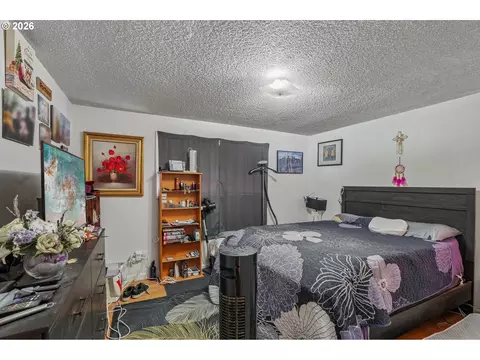 Bedroom - 3305 NE 15th St, Gresham, OR 97030 photo 6 of 7