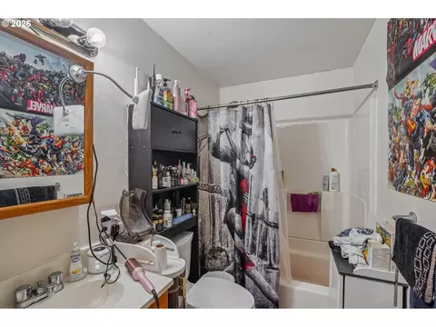 Bath - 3305 NE 15th St, Gresham, OR 97030 photo 3 of 3