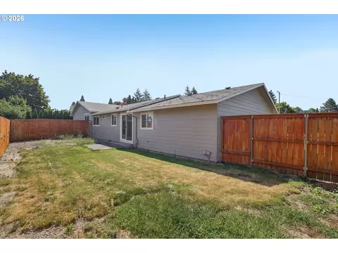 Exterior - 3305 NE 15th St, Gresham, OR 97030 photo 4 of 6