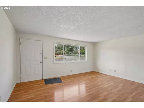 Living - 3305 NE 15th St, Gresham, OR 97030 photo 2 of 6